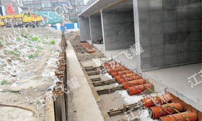 工程液壓千斤頂用于鐵路工程建設(shè)中箱涵同步頂進施工
